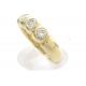 Goldring mit Diamanten